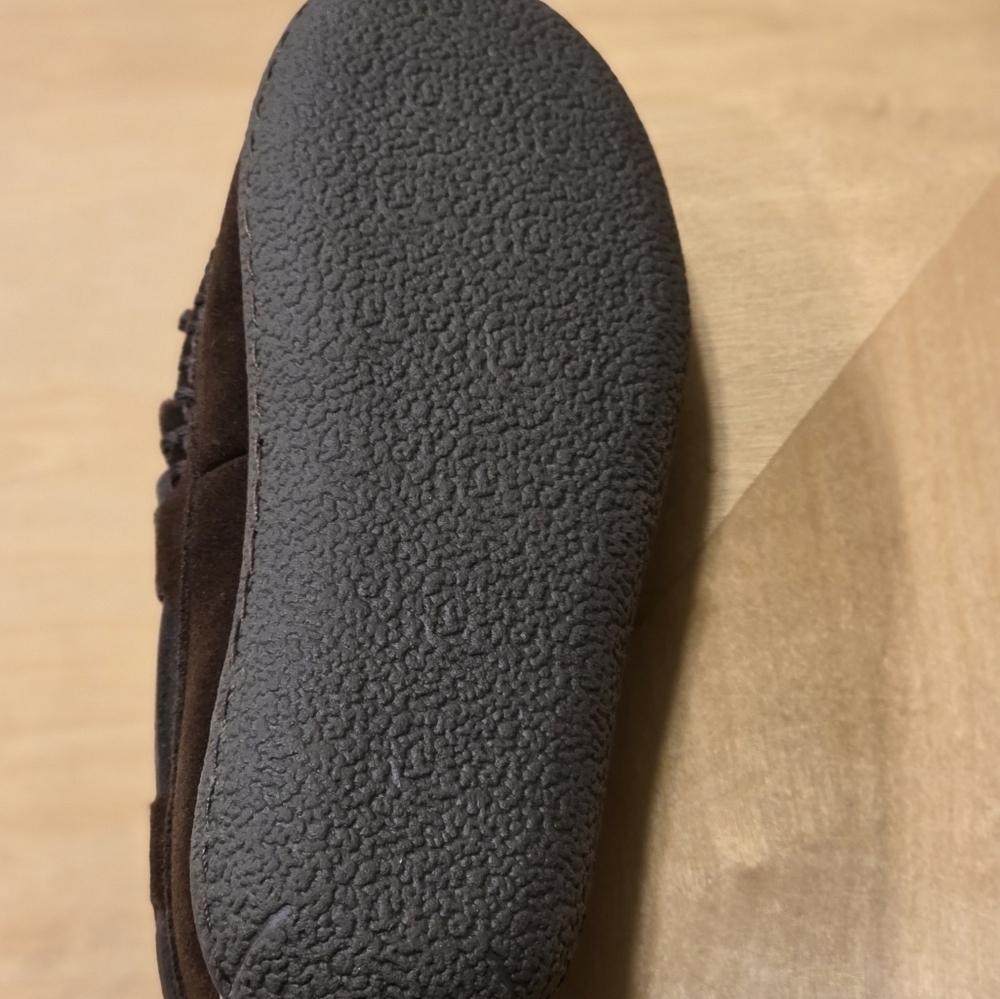 Vineyard Vines - Peaks Plaid Brown Suede Moccasin Slippers. Size 2. NWOB - Picture 5 of 5